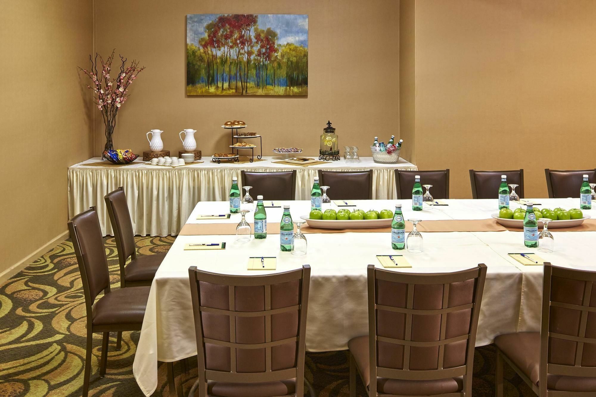 Best Western Posada Royale Hotel & Suites Сими Вали Екстериор снимка